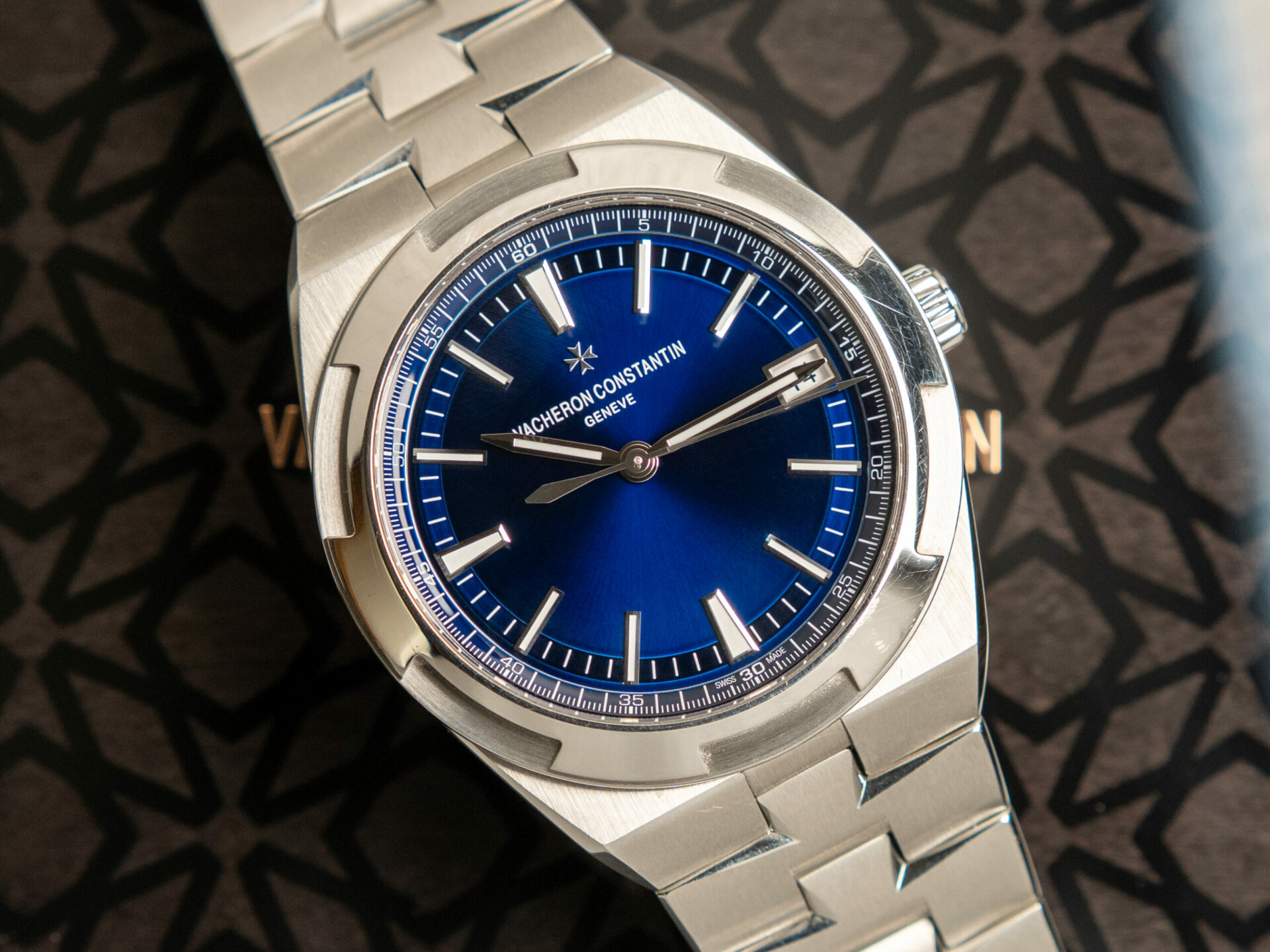 Vacheron Constantin Overseas Ref. 4500V Full Set 2021 - immagine 2
