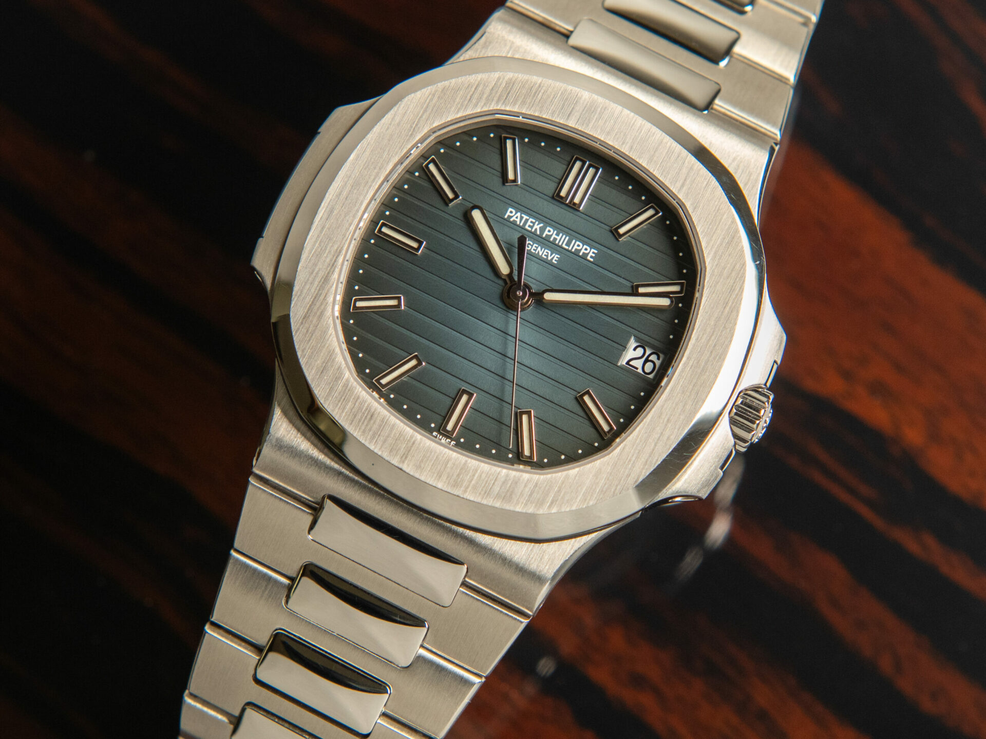 Patek Philippe Nautilus 5711 'Led Blue Dial' Full Set Official Service - immagine 2