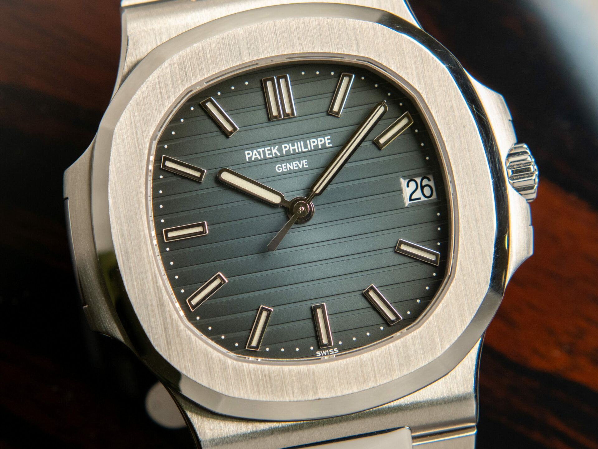 Patek Philippe Nautilus 5711 'Led Blue Dial' Full Set Official Service - immagine 3